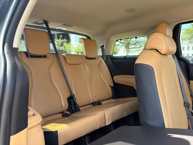 Used 2024 Kia Carnival EX FWD image 15