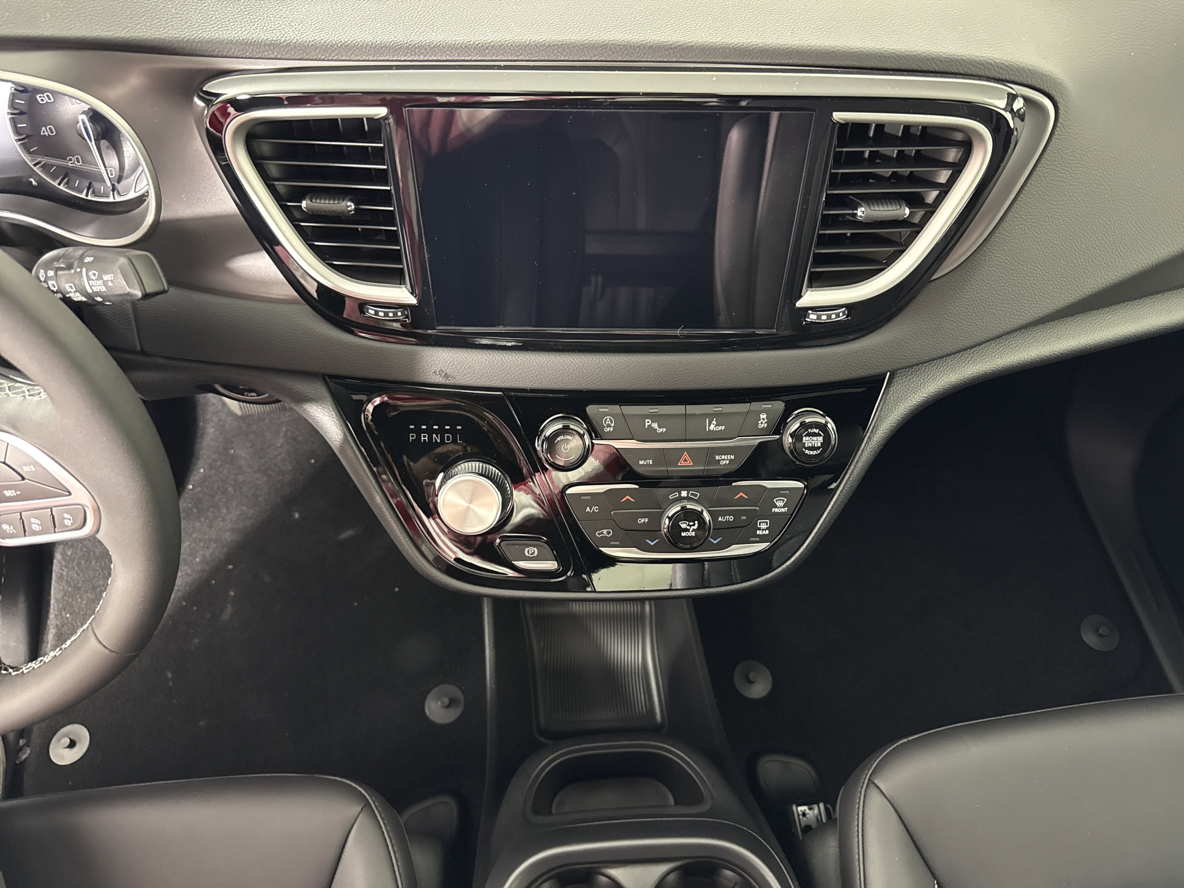 New 2026 Chrysler Voyager LX FWD image 28
