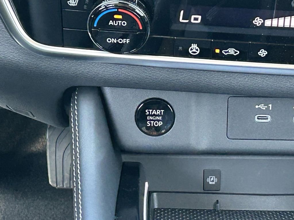 New 2026 Nissan Rogue Platinum image 14