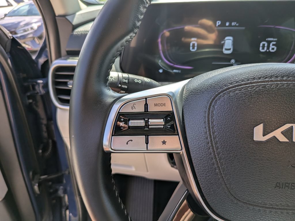 Certified 2024 Kia Telluride EX w/ EX Captain's Chair Package FWD image 33