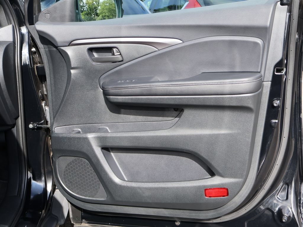 Certified 2025 Honda Passport EX-L image 11
