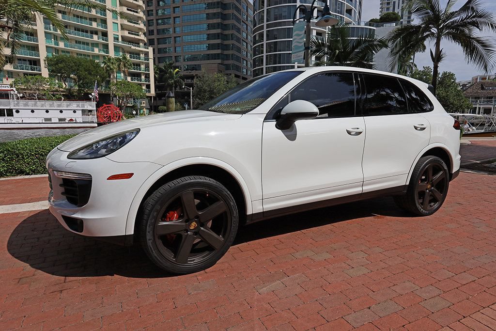 Used 2018 Porsche Cayenne Platinum Edition image 16