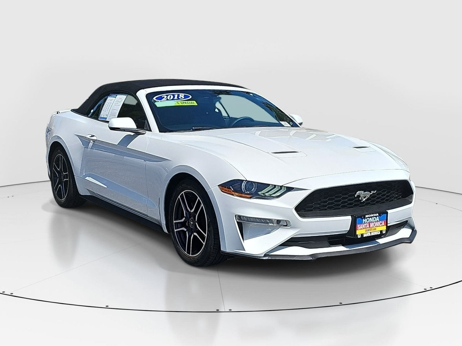 Used 2018 Ford Mustang Premium RWD image 3