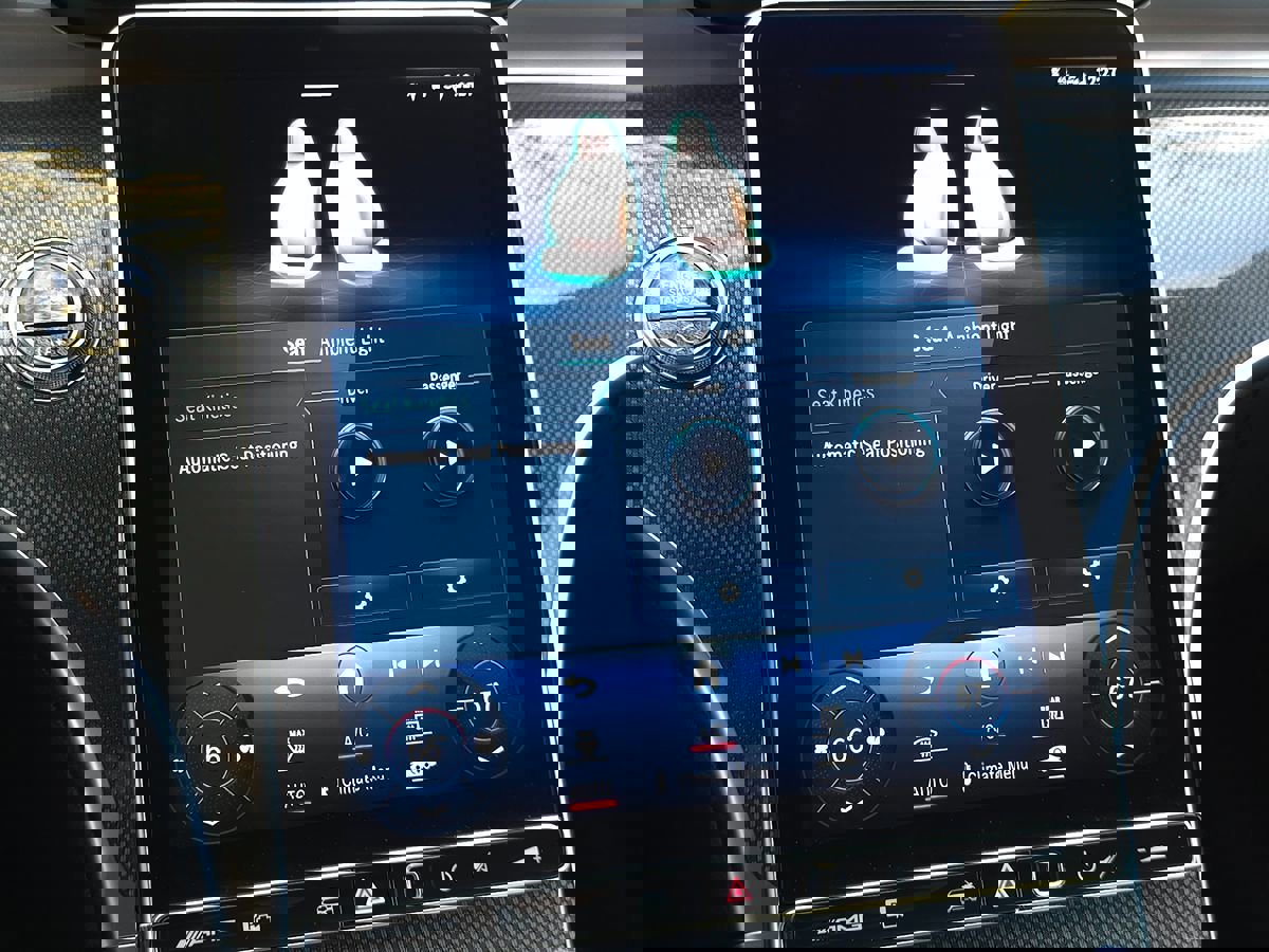 Used 2023 Mercedes-Benz C 43 AMG 4MATIC Sedan image 40