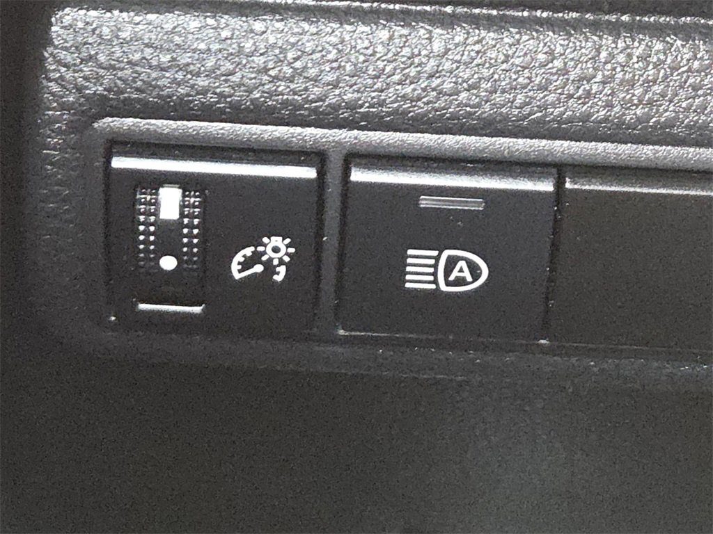 Used 2021 Toyota Corolla SE image 27