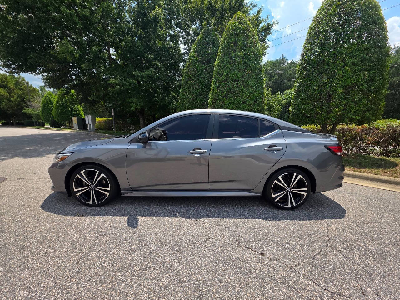 Used 2021 Nissan Sentra SR w/ SR Premium Package FWD image 2