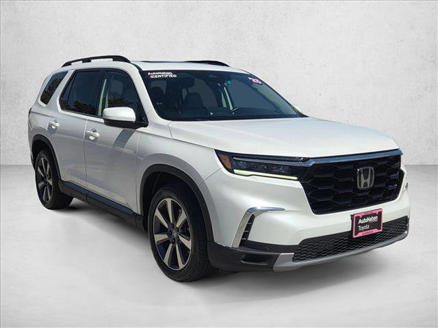 Used 2025 Honda Pilot Touring image 3