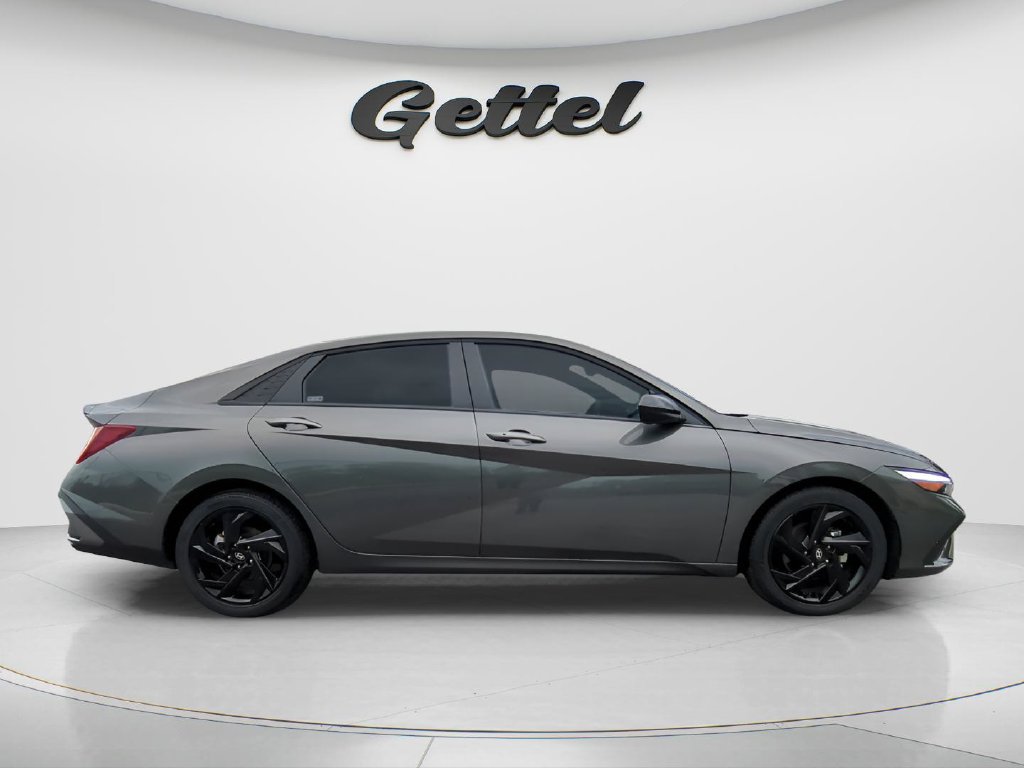 Certified 2026 Hyundai Elantra Sport FWD image 4