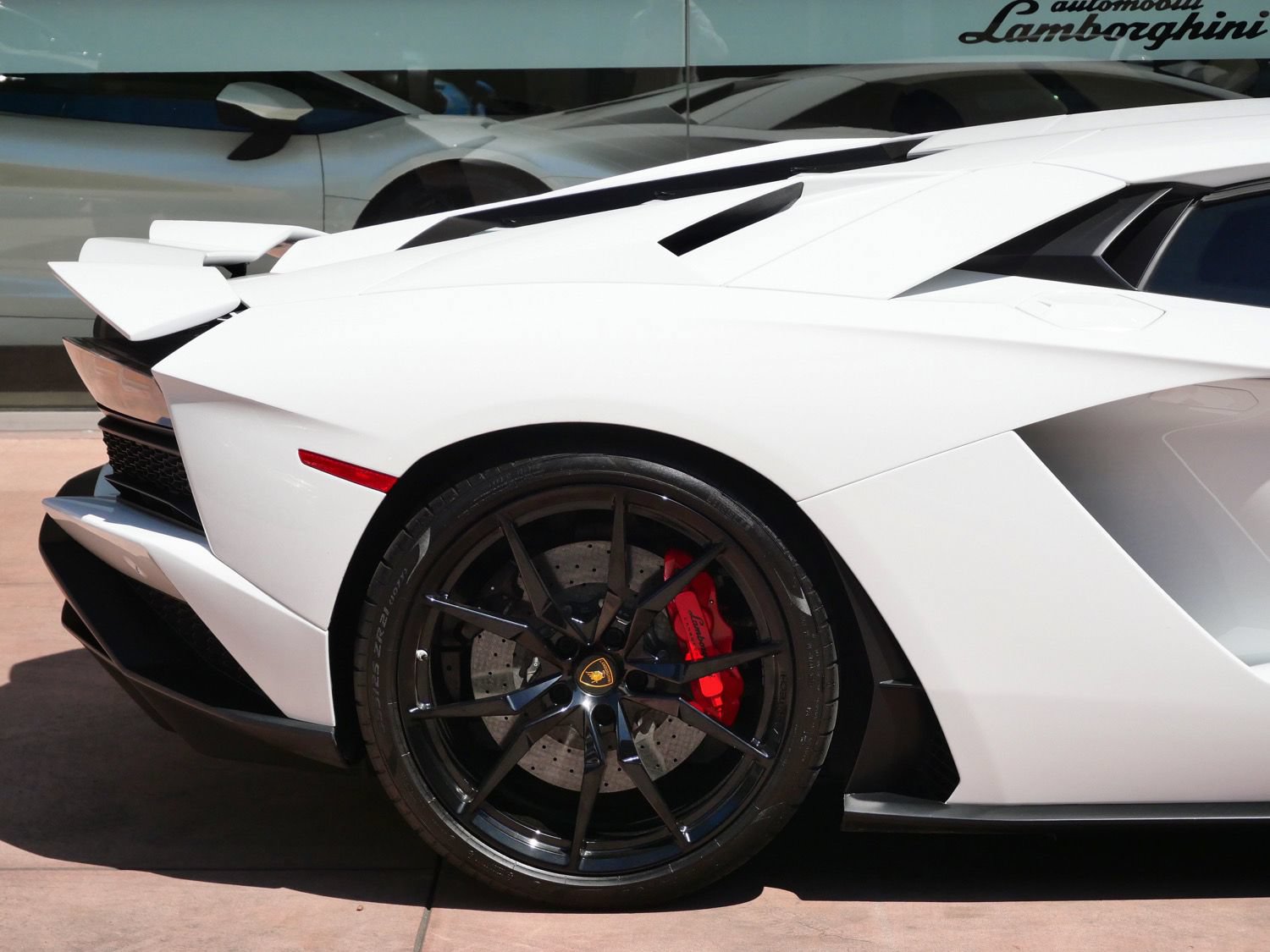 Used 2018 Lamborghini Aventador S AWD/4WD image 13