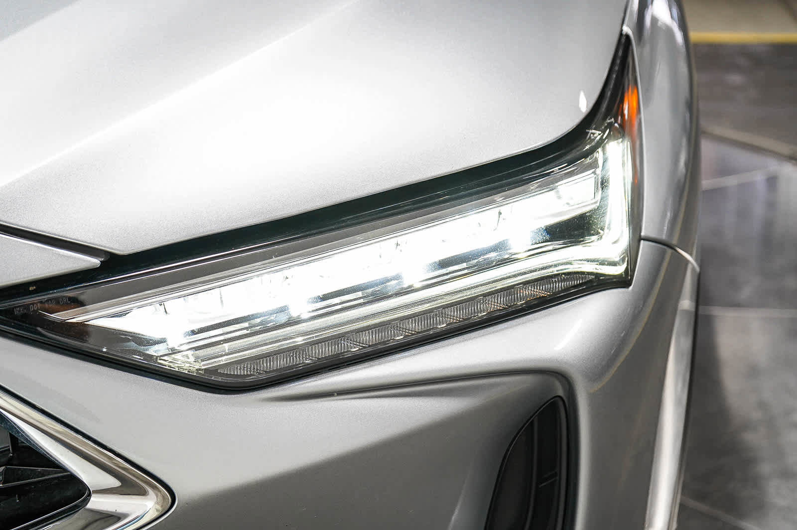 Used 2023 Acura MDX SH-AWD w/ Technology Package image 7