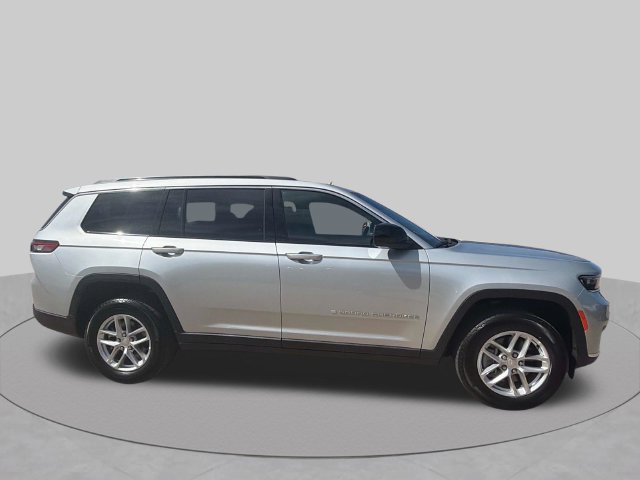 Used 2025 Jeep Grand Cherokee L Laredo AWD/4WD image 2