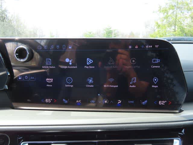 Used 2024 Chevrolet Traverse LT w/ LPO, Floor Liner Package image 21