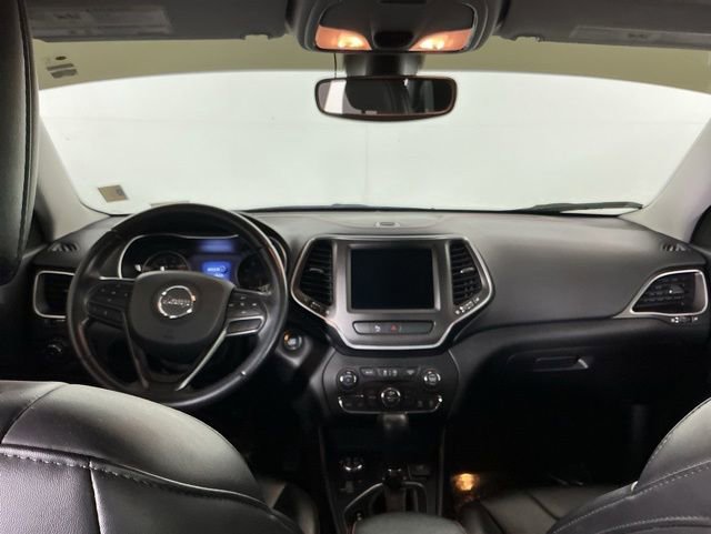 Used 2019 Jeep Cherokee Trailhawk AWD/4WD image 23