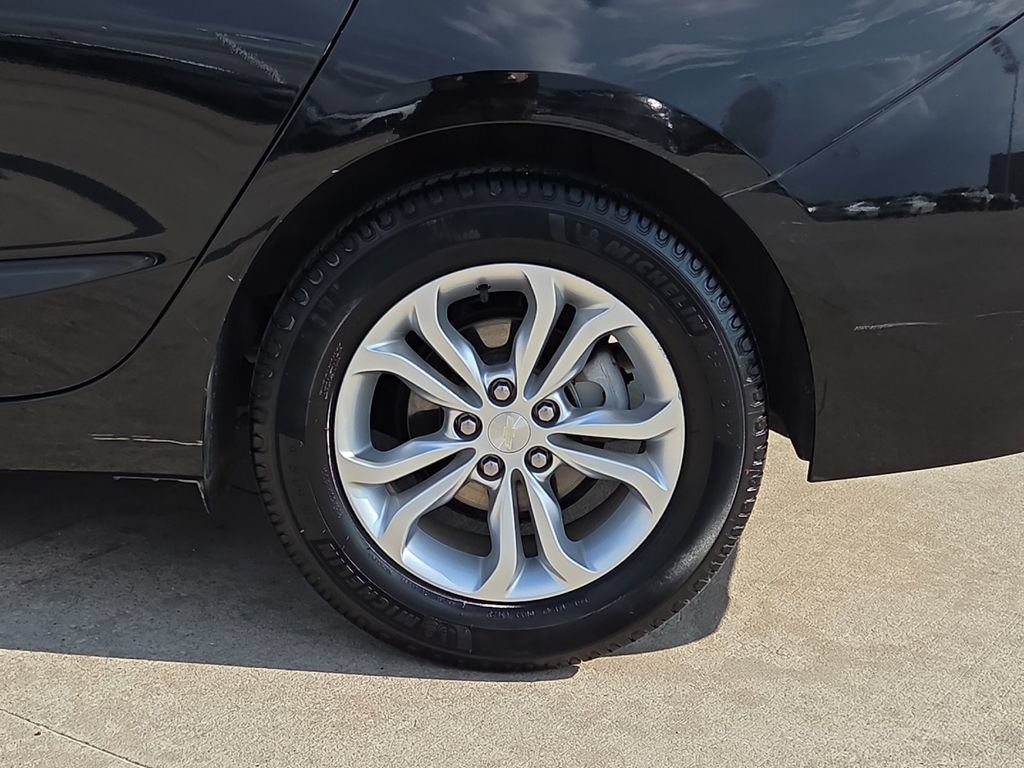 Used 2019 Chevrolet Cruze LS w/ LS Convenience Package FWD image 24