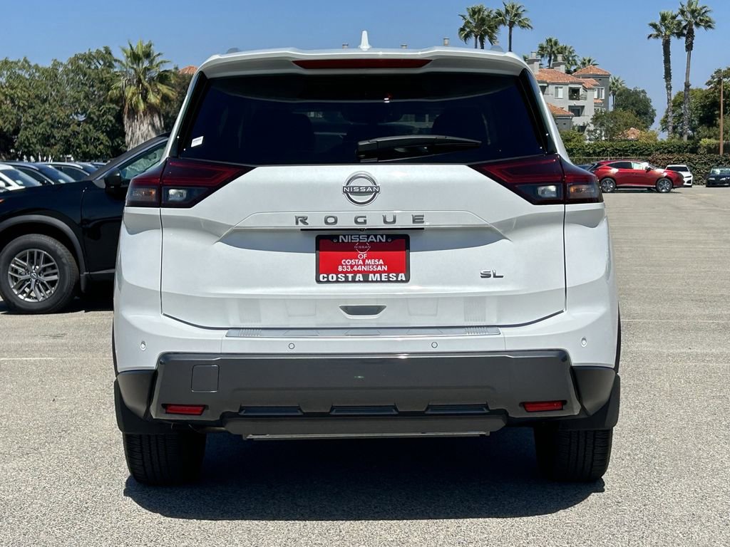 Used 2025 Nissan Rogue SL w/ SL Premium Package image 3
