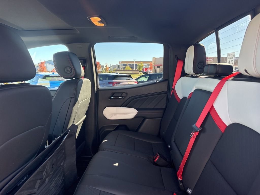 Certified 2025 GMC Canyon AT4 w/ AT4X AEV Edition image 22