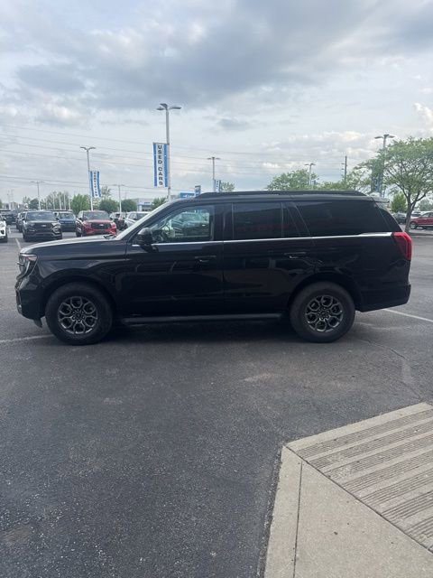 Used 2025 Ford Expedition Active AWD/4WD image 5