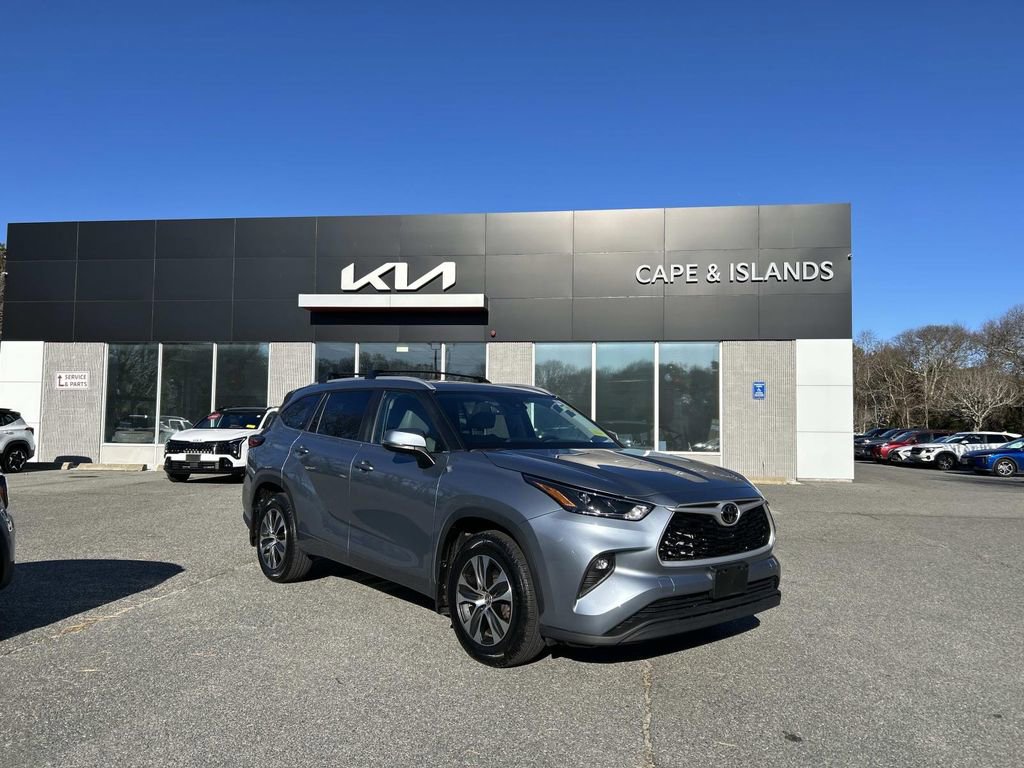 Used 2023 Toyota Highlander XLE
