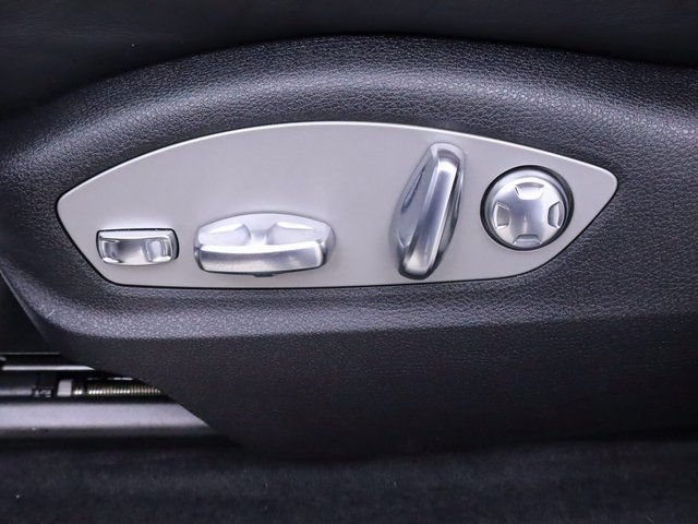 Certified 2024 Porsche Macan AWD/4WD image 25