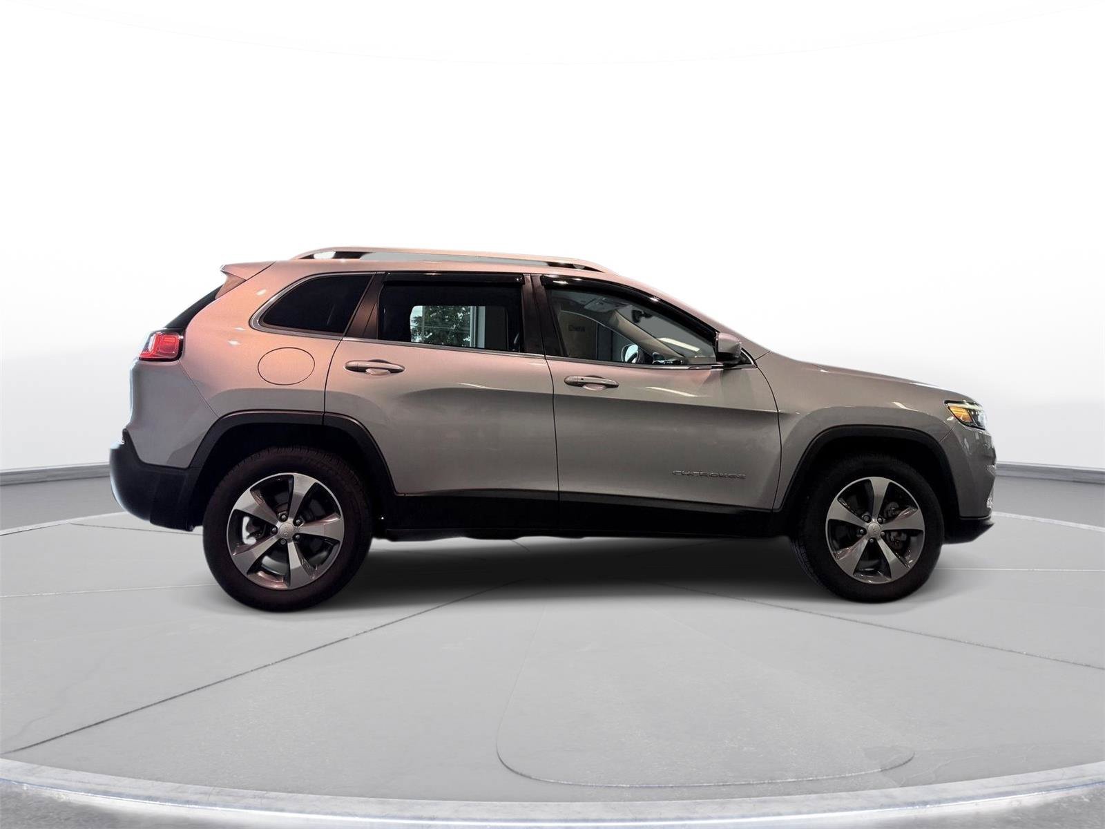 Used 2019 Jeep Cherokee Limited AWD/4WD image 15
