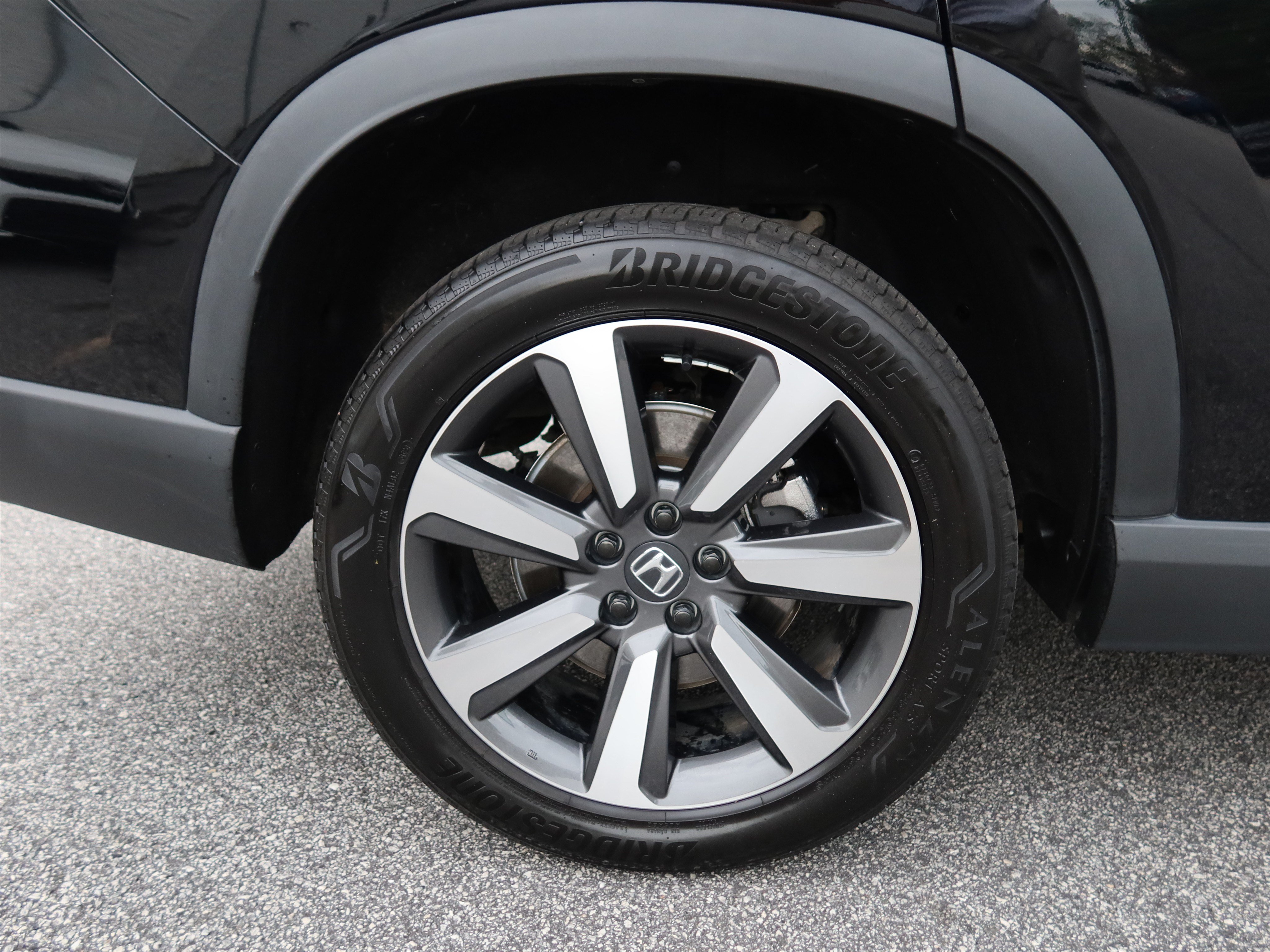 Used 2023 Honda Pilot Touring image 11