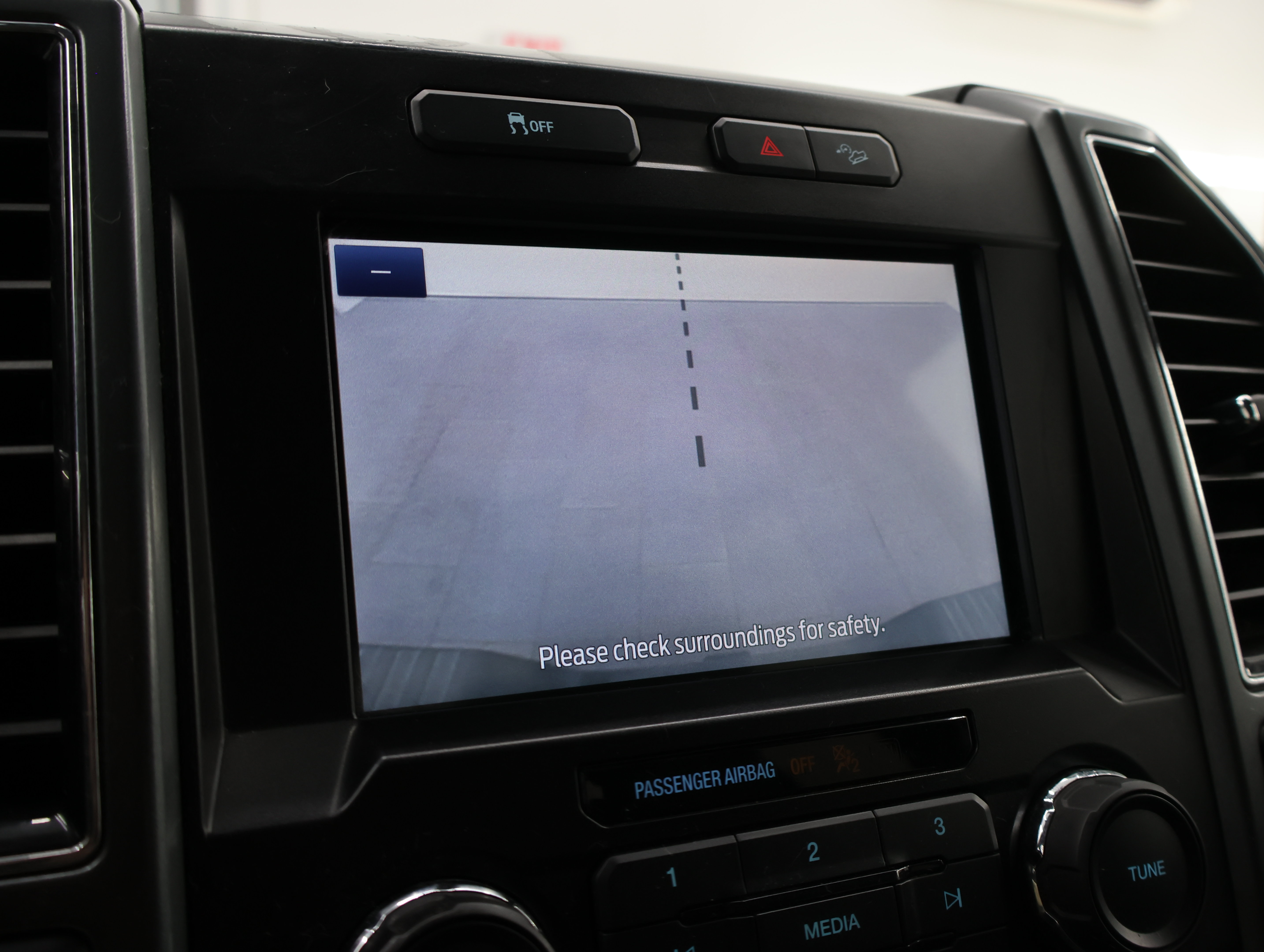 Used 2022 Ford F250 XLT w/ FX4 Off-Road Package AWD/4WD image 17