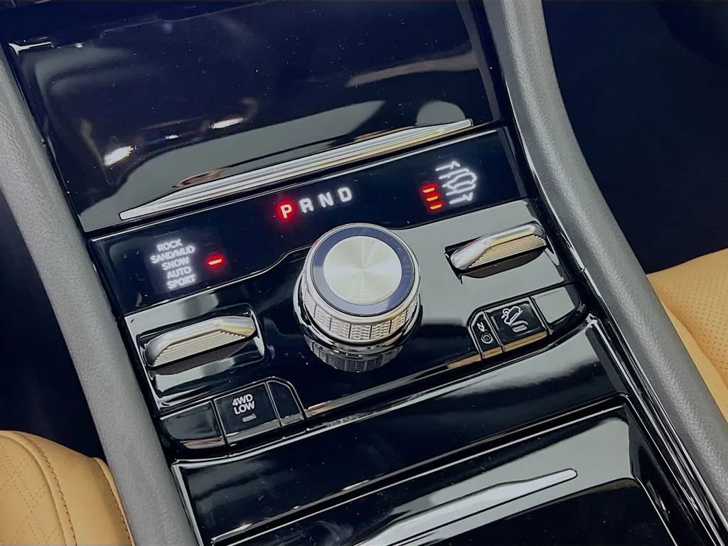 New 2025 Jeep Grand Cherokee Summit w/ Adv Protech Group IV image 18