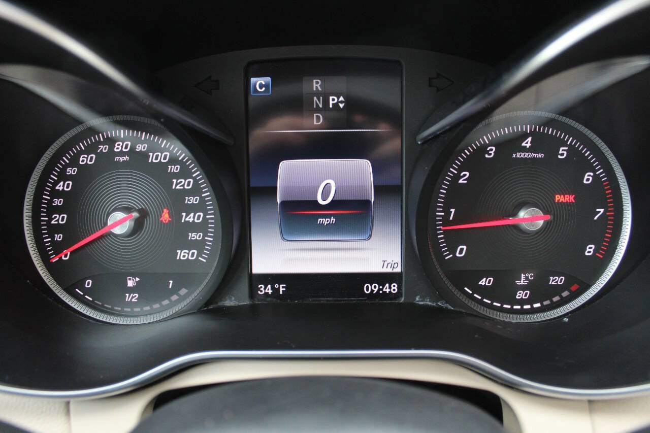 Used 2016 Mercedes-Benz C 300 4MATIC Sedan image 11