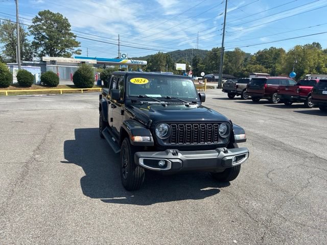 Used 2024 Jeep Gladiator Sport AWD/4WD image 5