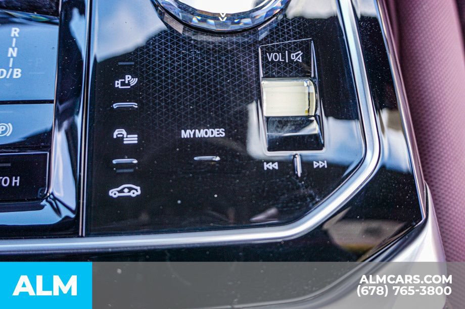Used 2025 BMW i7 eDrive50 w/ M Sport Package RWD image 47