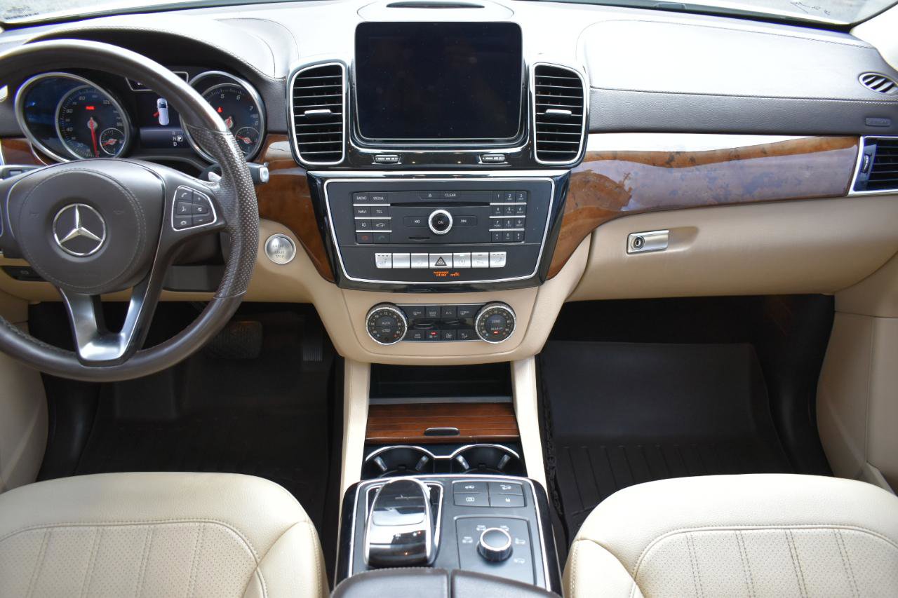 Used 2018 Mercedes-Benz GLS 450 4MATIC w/ Premium Package image 19