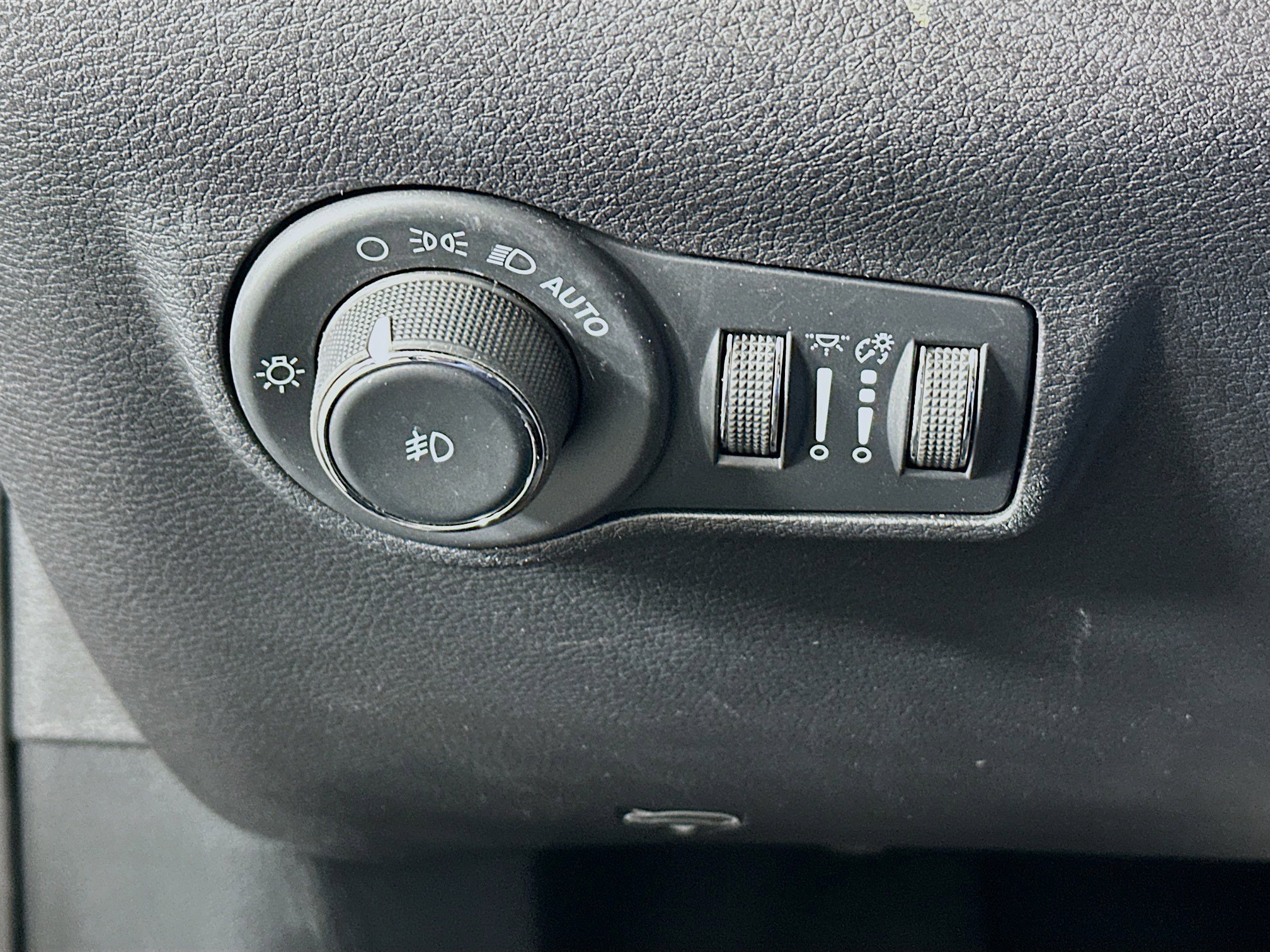 Used 2022 Jeep Compass Latitude AWD/4WD image 17
