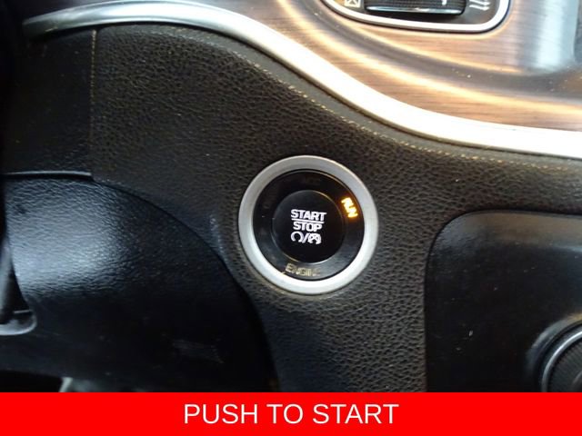 Used 2016 Dodge Charger SE RWD image 8