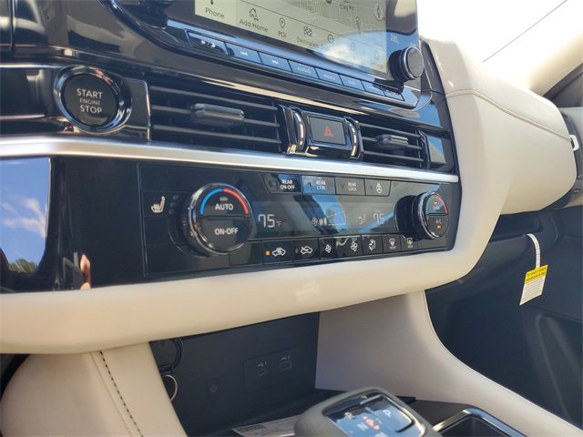 New 2025 Nissan Pathfinder SL image 18