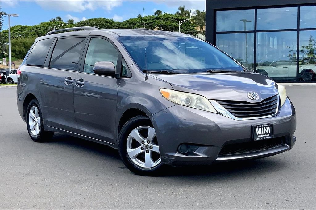 Used 2014 Toyota Sienna LE FWD 360° Tour