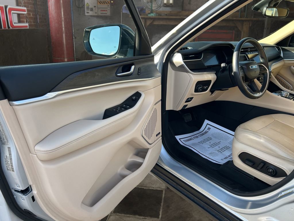 Used 2021 Jeep Grand Cherokee L Limited image 16