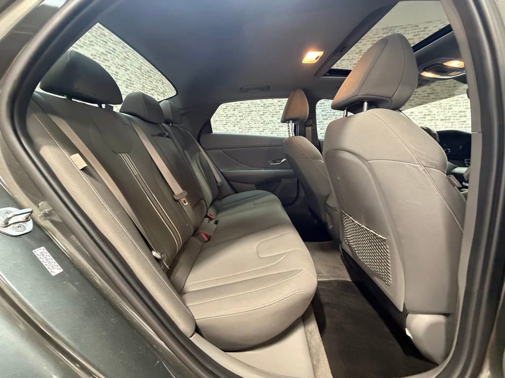 Certified 2024 Hyundai Elantra SEL w/ Convenience Package image 11