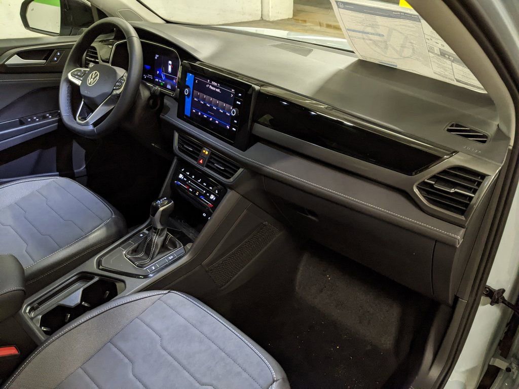 New 2026 Volkswagen Taos SE FWD image 21