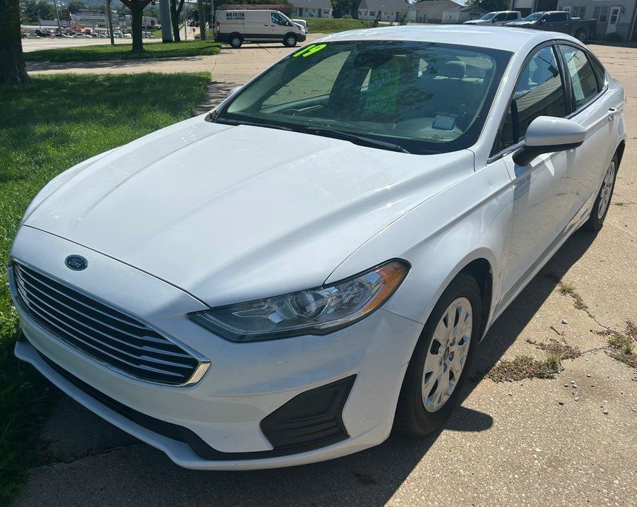 Used 2019 Ford Fusion S FWD image 1