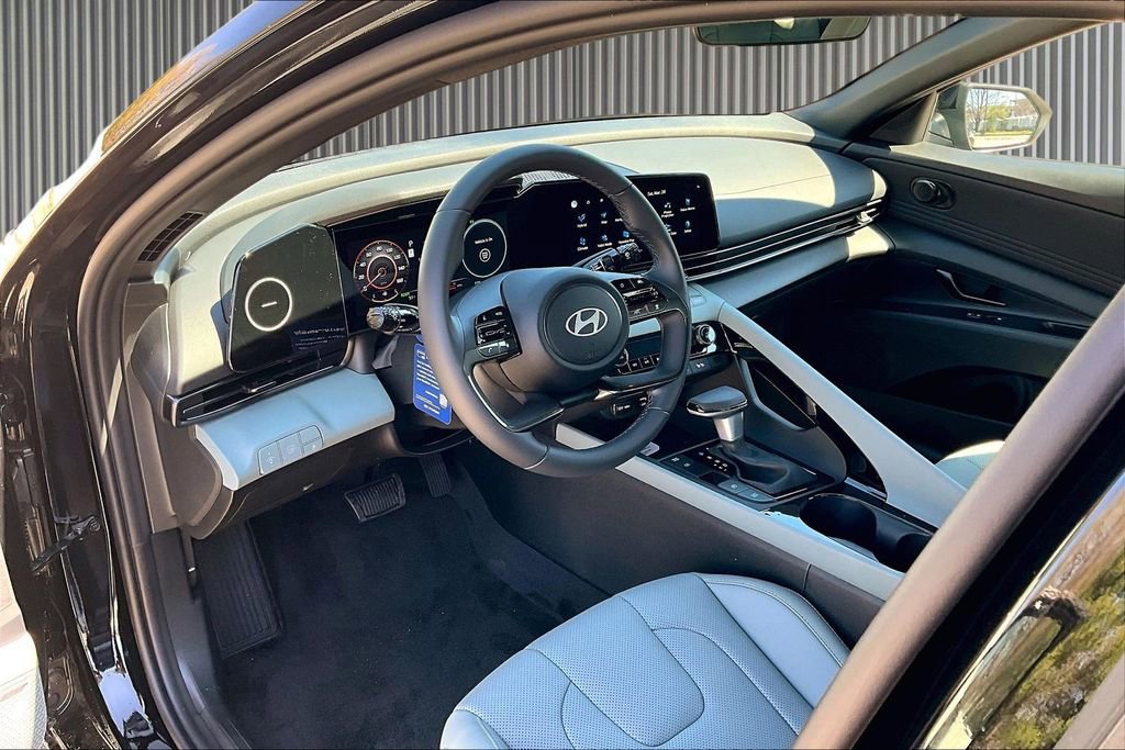 New 2026 Hyundai Elantra Limited image 7