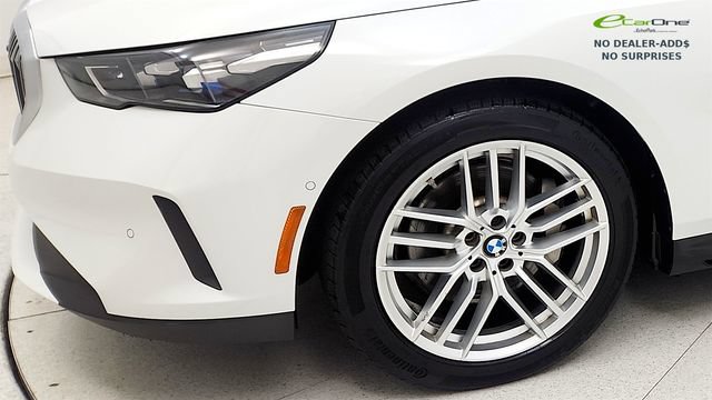 Used 2024 BMW 530i w/ Premium Package RWD image 24