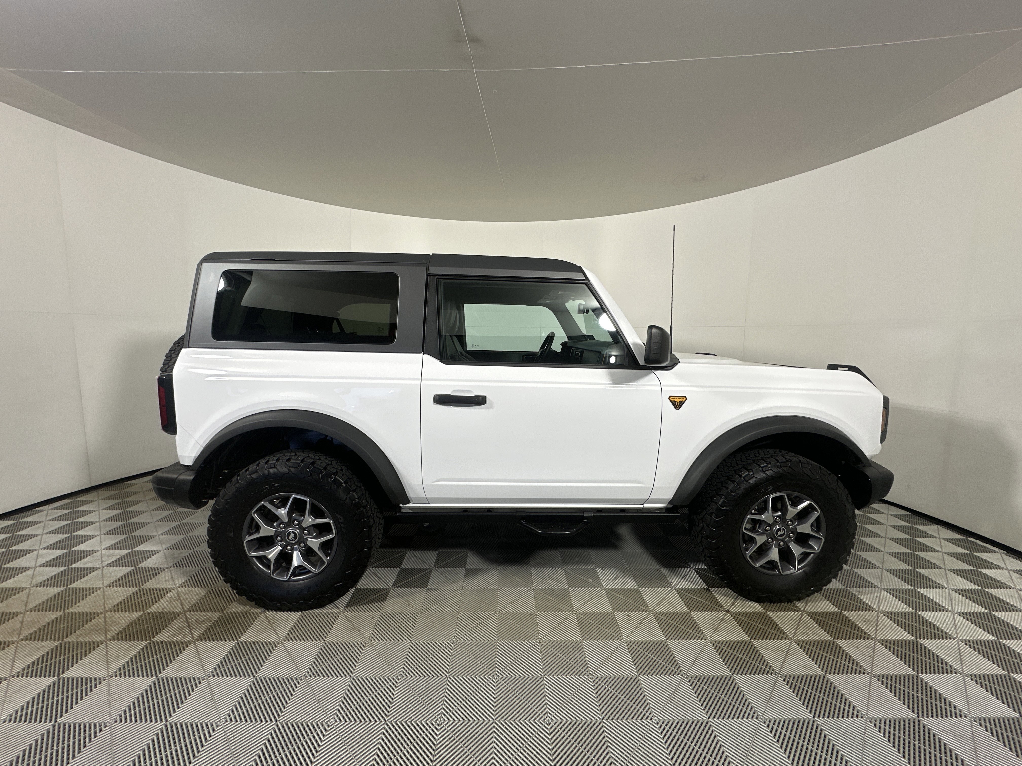 Used 2023 Ford Bronco Badlands image 8