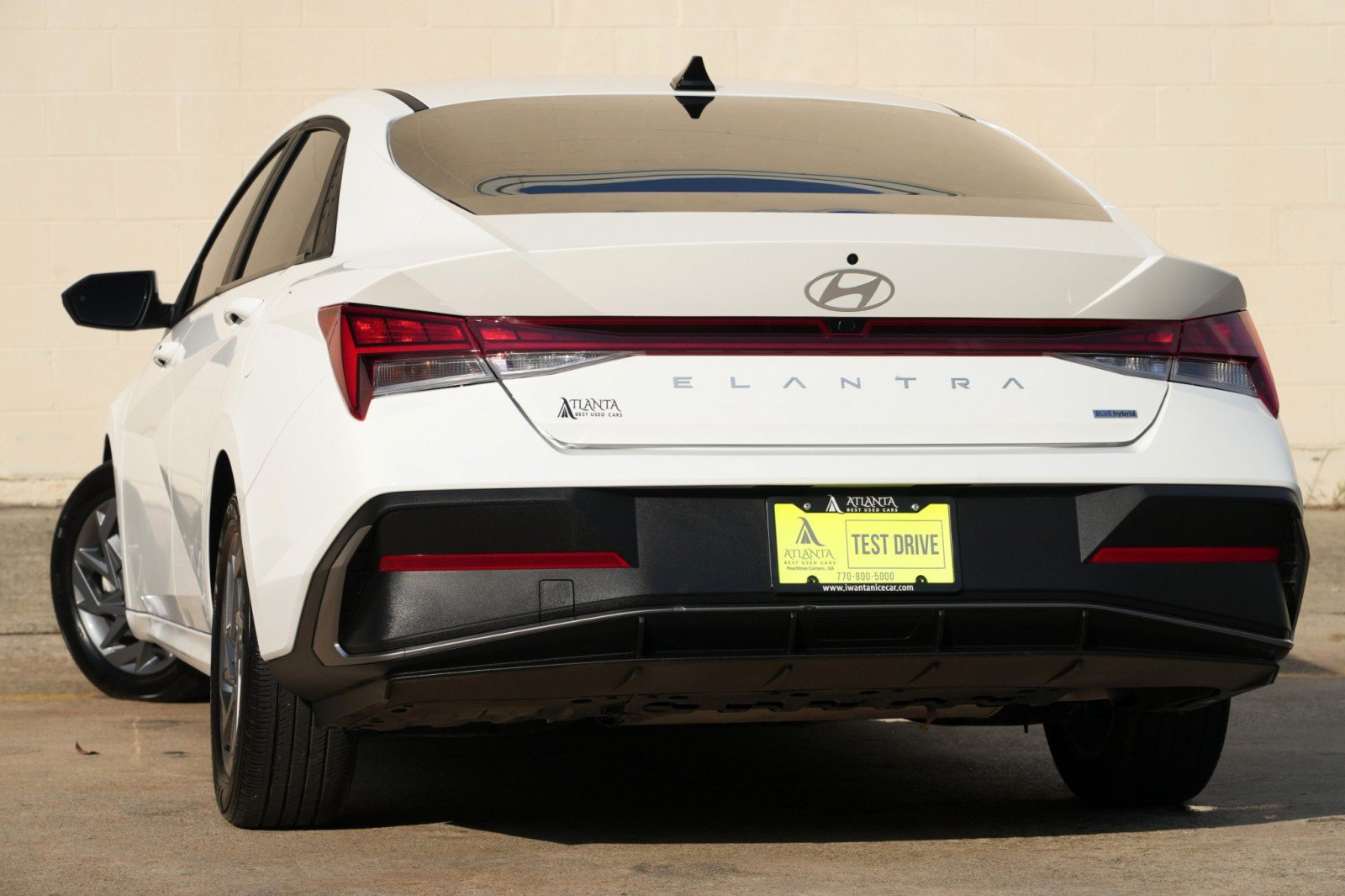 Used 2025 Hyundai Elantra Hybrid FWD image 5