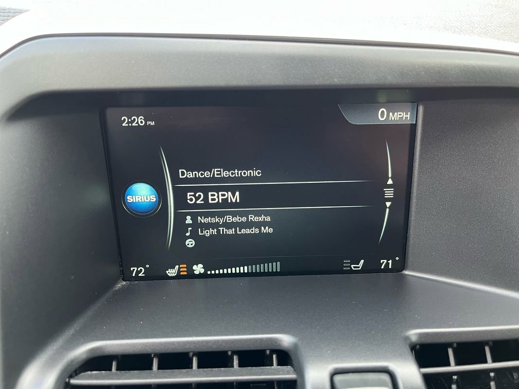 Used 2016 Volvo XC60 T6 w/ Proximity Package image 9