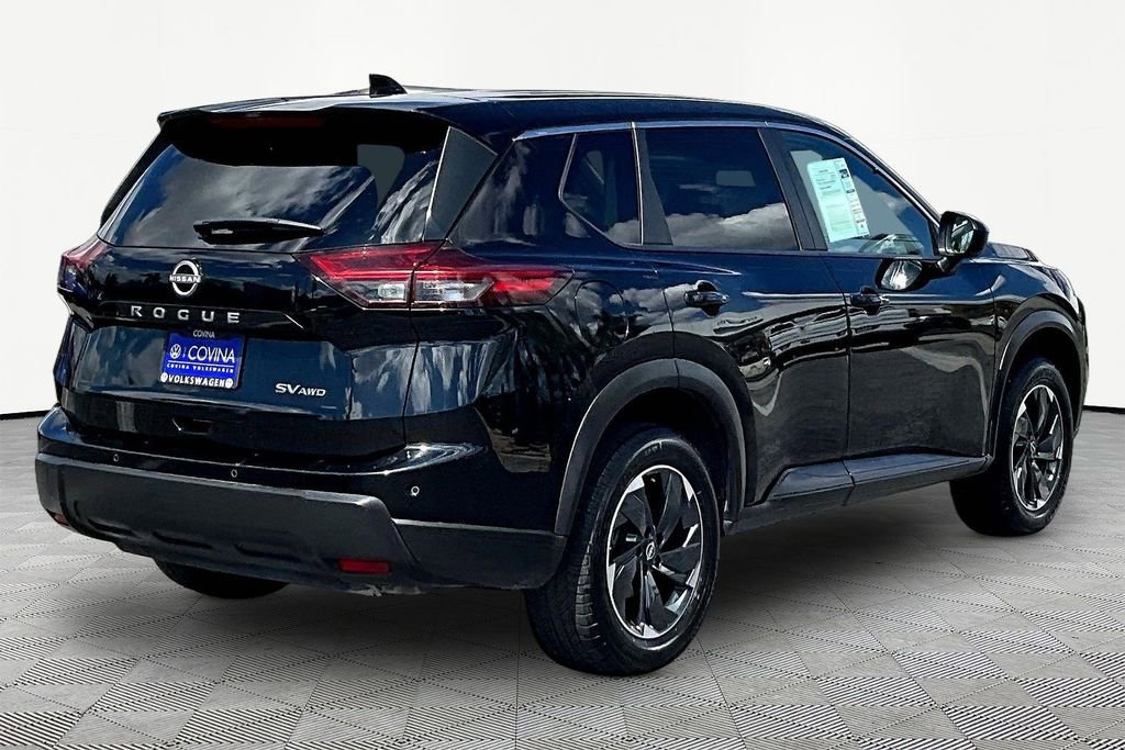 Used 2024 Nissan Rogue SV AWD/4WD image 6