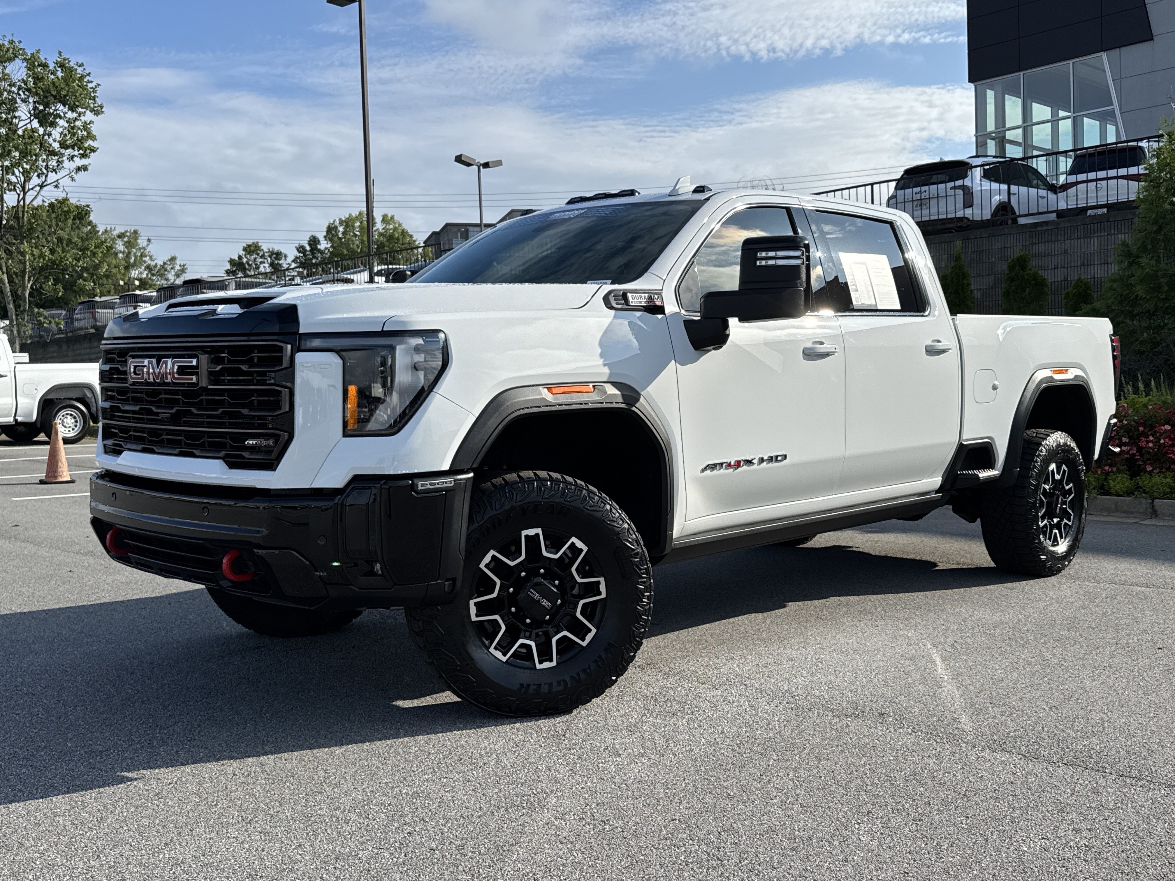 Used 2025 GMC Sierra 2500 AT4X AWD/4WD image 5