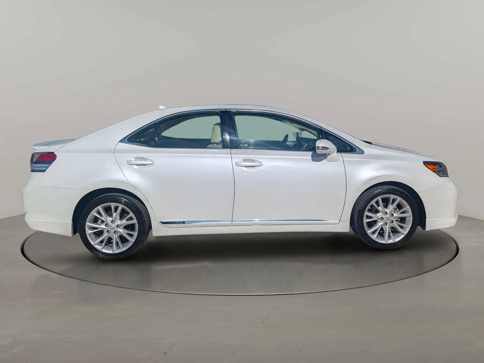 Used 2010 Lexus HS 250h FWD image 2