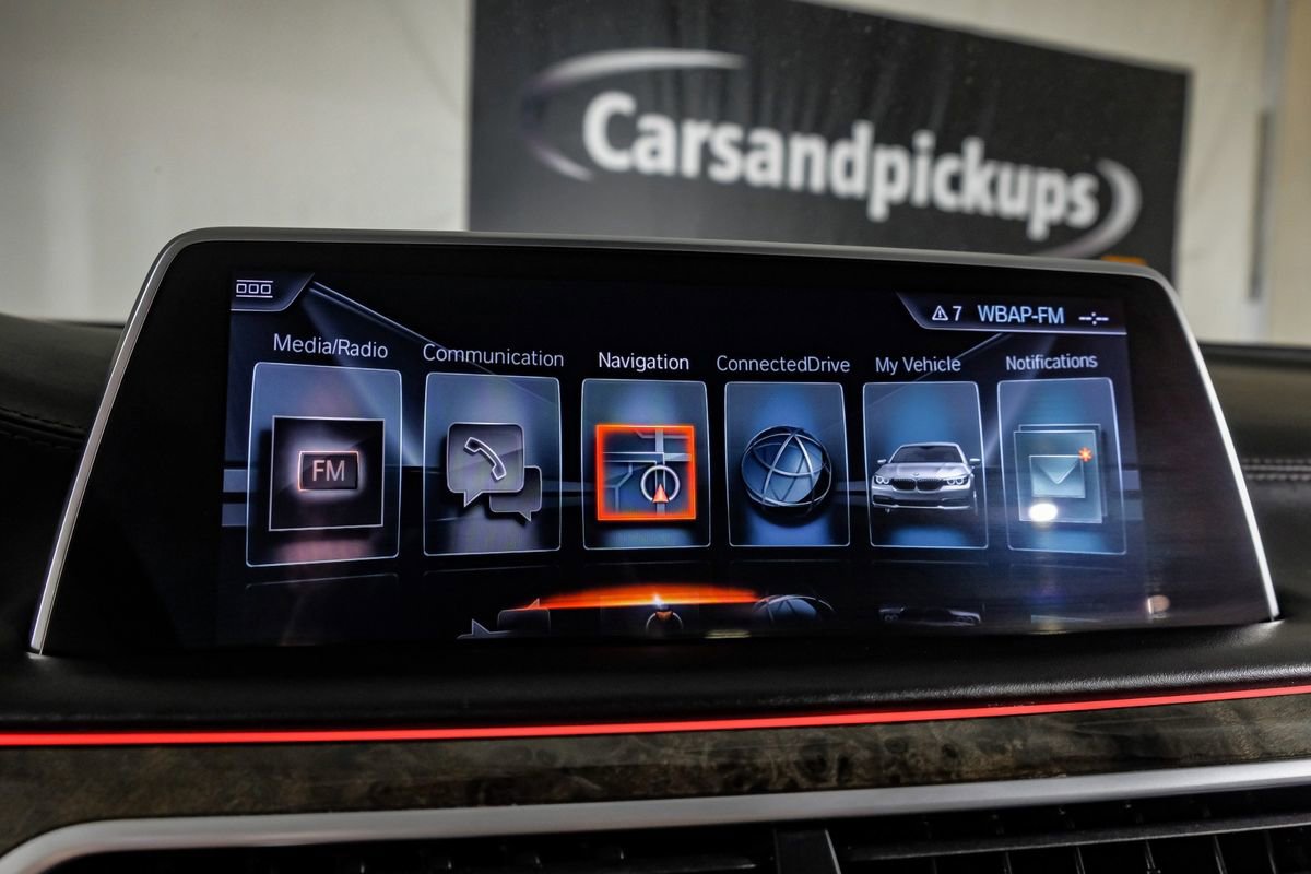 Used 2017 BMW 740i xDrive image 26