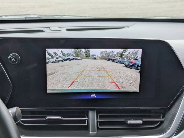 Used 2025 Chevrolet Trax LT w/ LT Convenience Package image 18