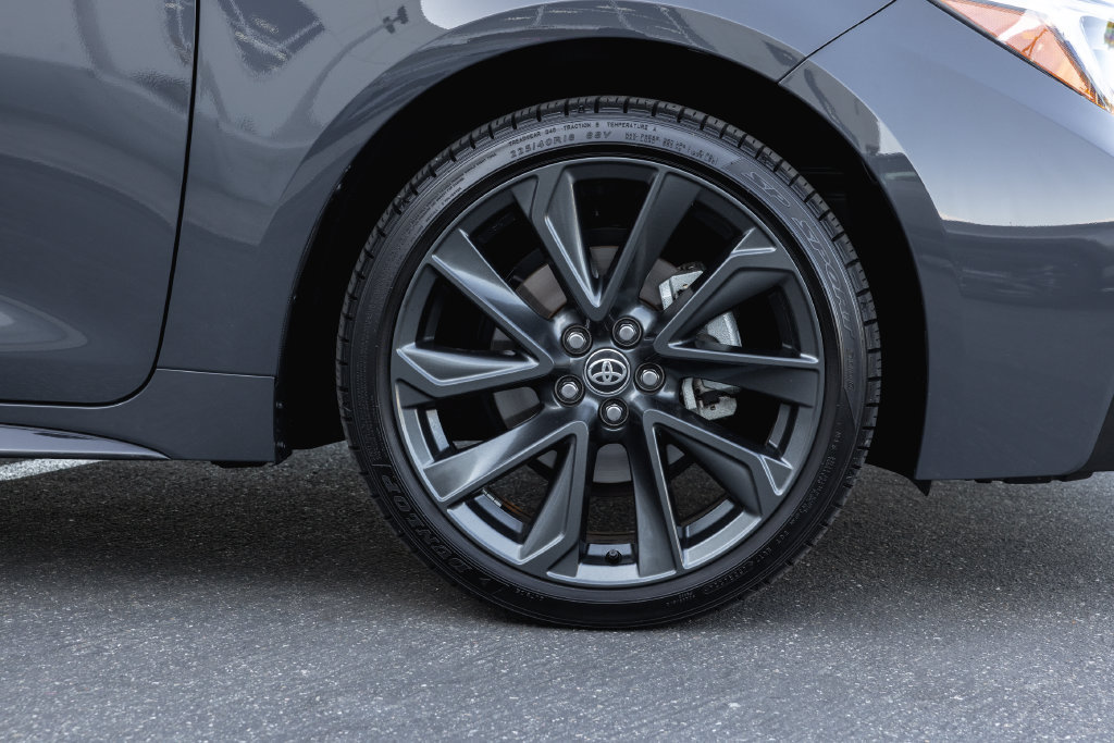 Certified 2025 Toyota Corolla SE FWD image 4